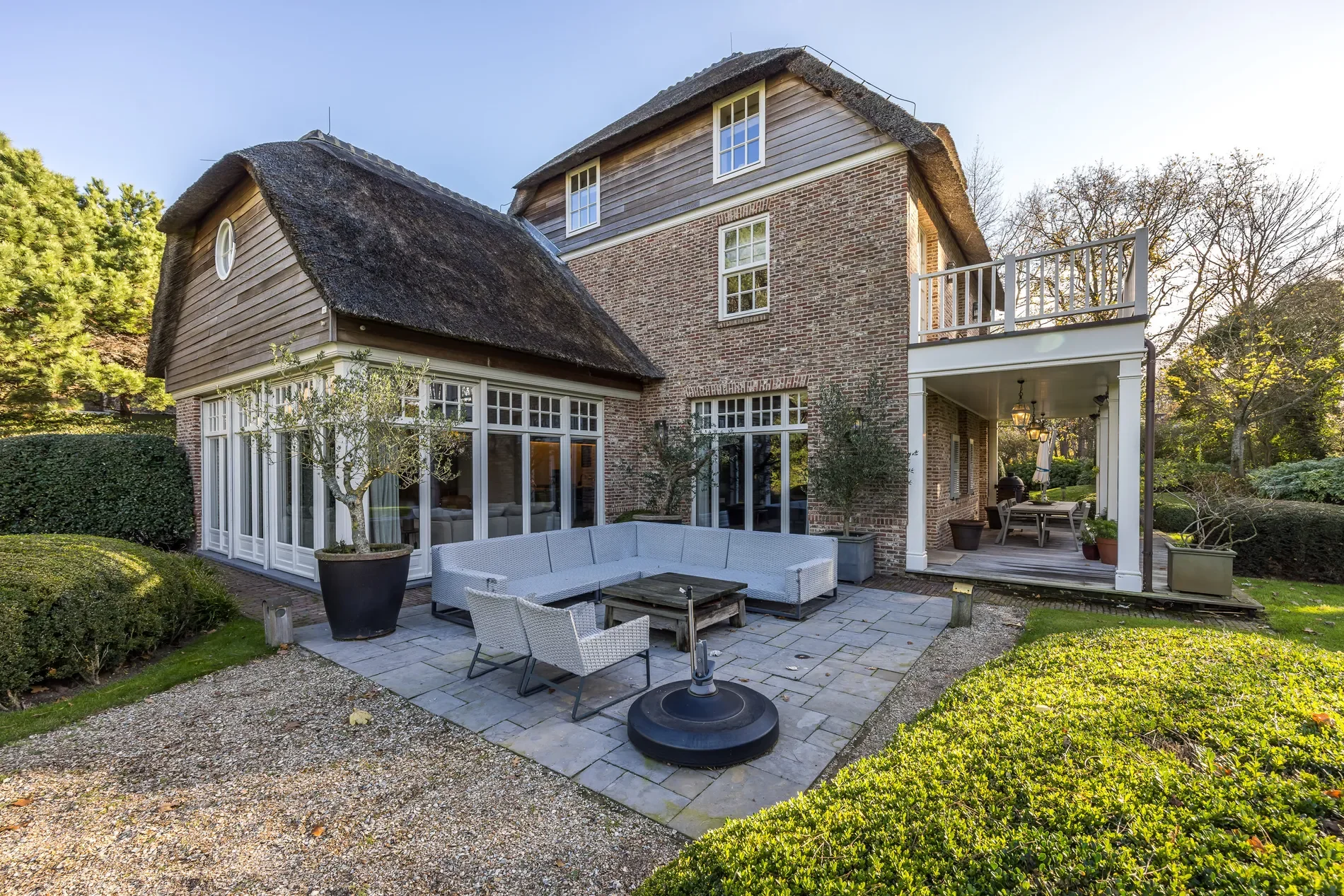 Exterior photo 12