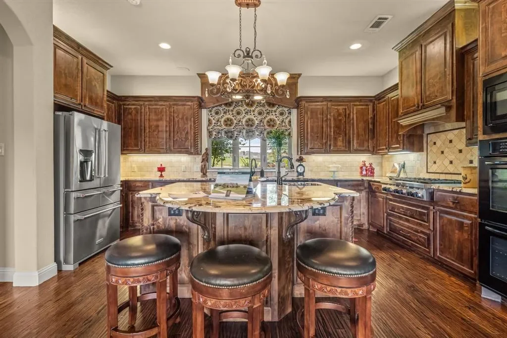 12717 Bella Sereno Court, Fort Worth, Texas, United States. - Photo 11