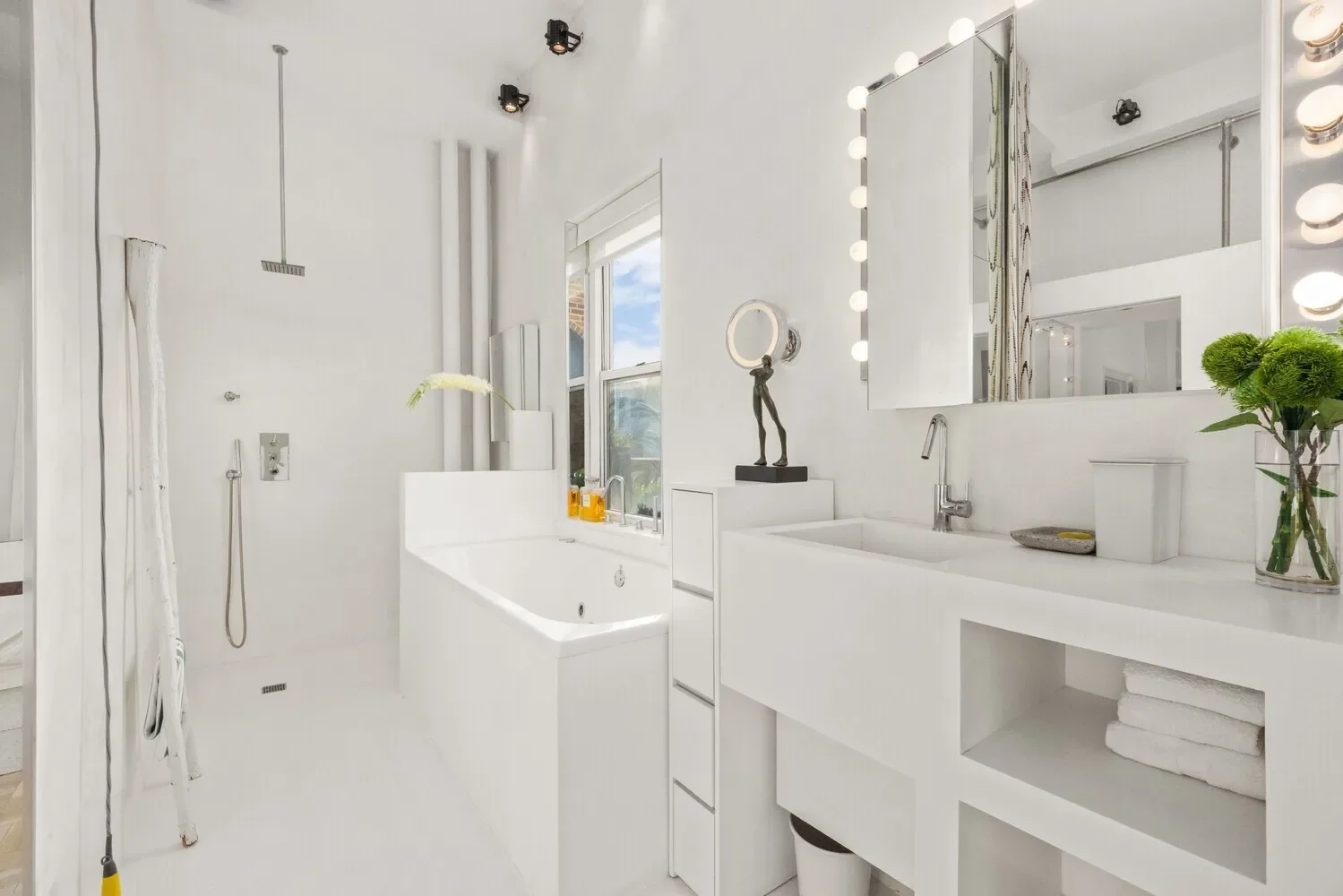 Southgate, 400 E 52ND ST, New York, New York, United States. - Photo 5