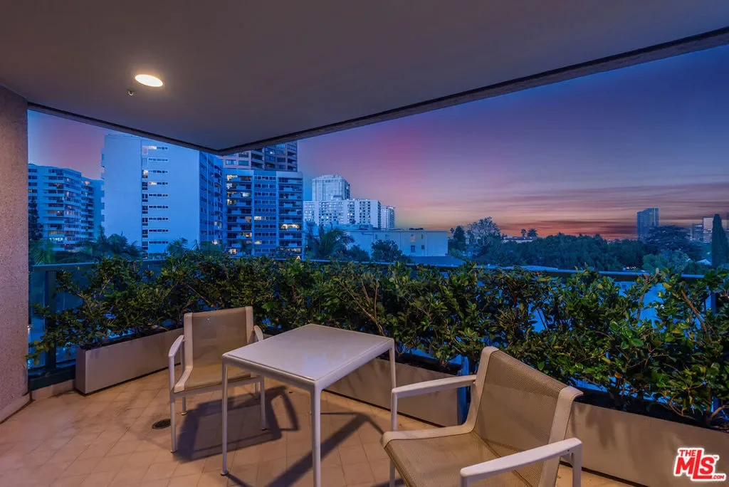10490 Wilshire Boulevard 604, Los Angeles, California, United States. - Photo 12