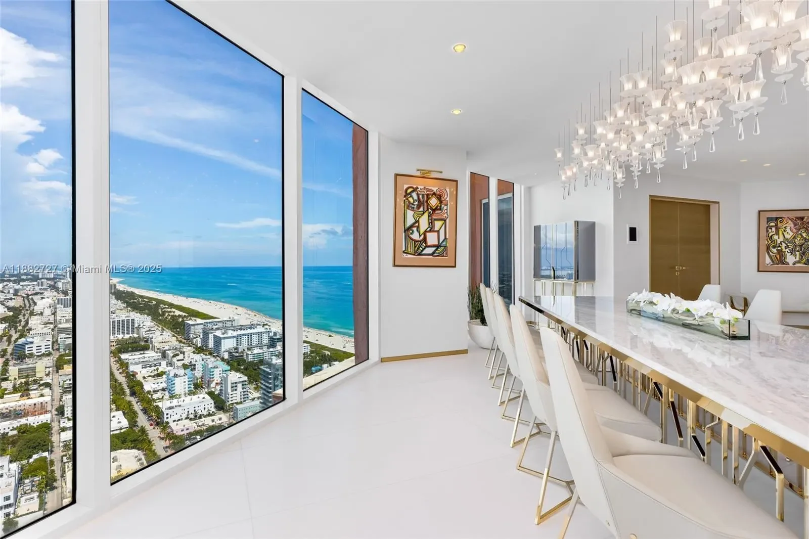 300 S Pointe Dr PH-5, Miami Beach, Florida, United States. - Photo 9