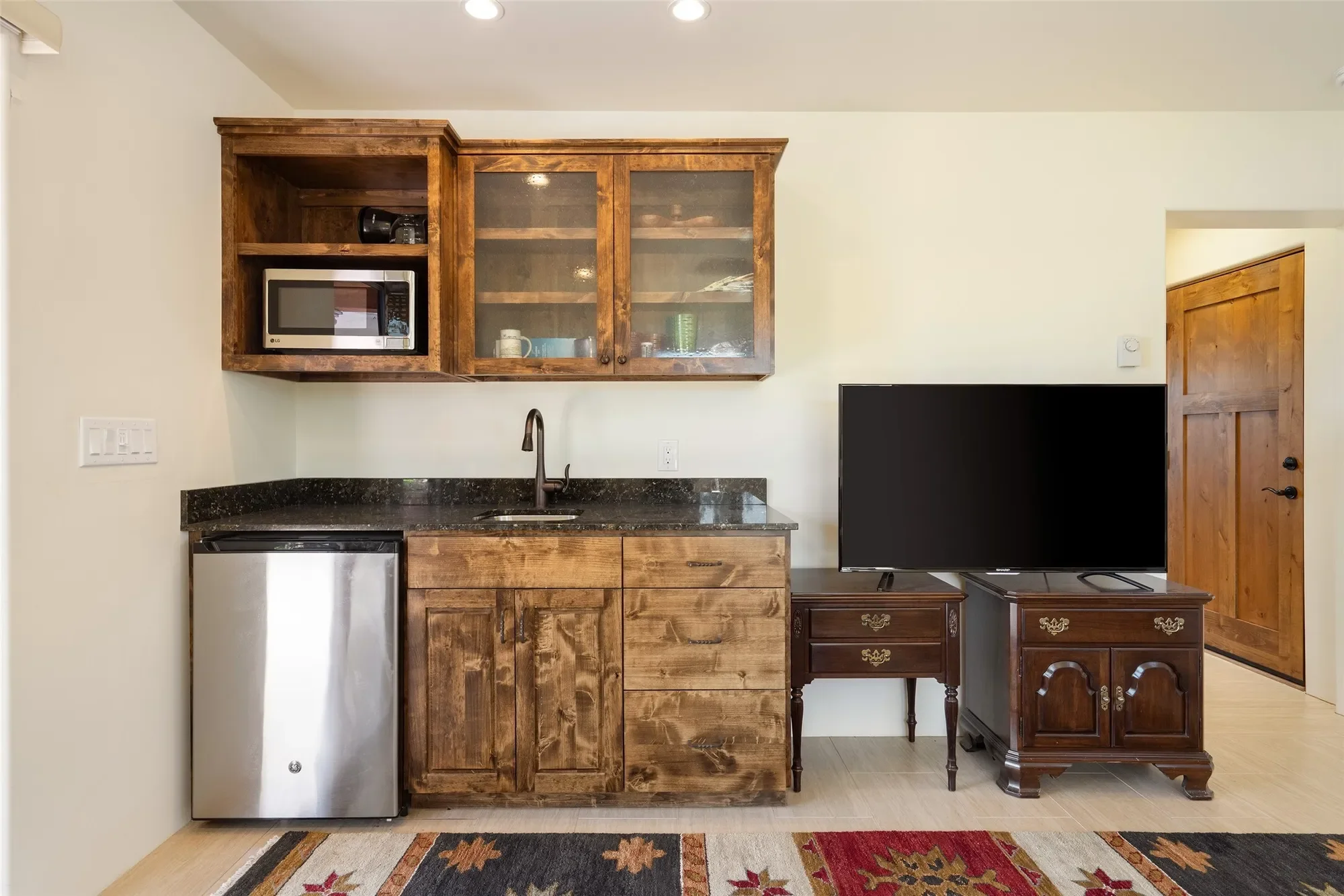 74 Paseo Del Conejo, Santa Fe, NM 87506, Santa Fe, New Mexico, United States. - Photo 35