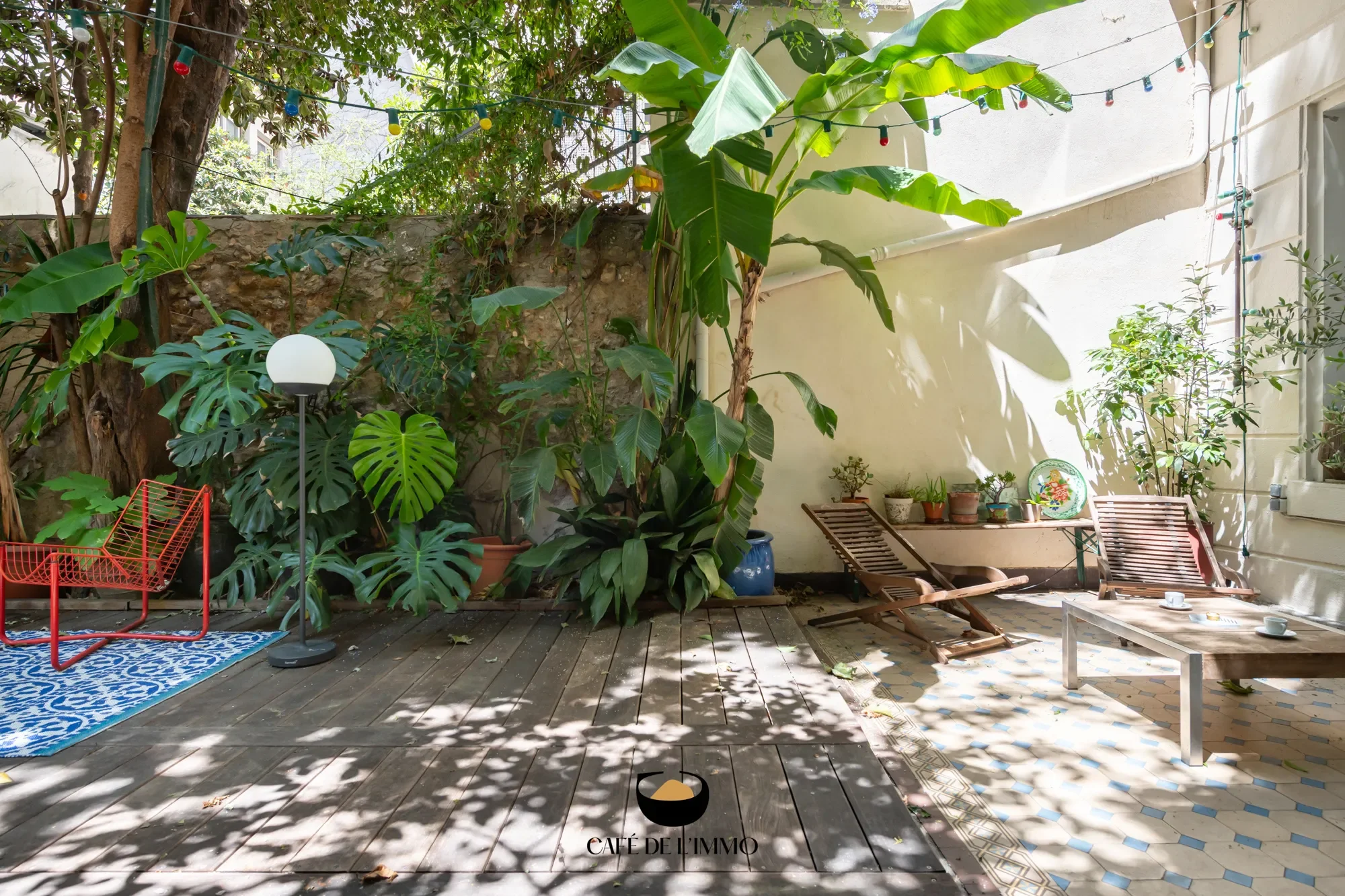 Exterior photo 6
