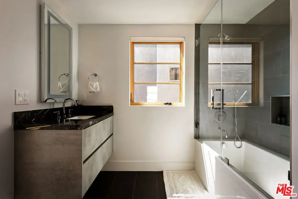 1033 N Vista Street D, Los Angeles, California, United States. - Photo 7