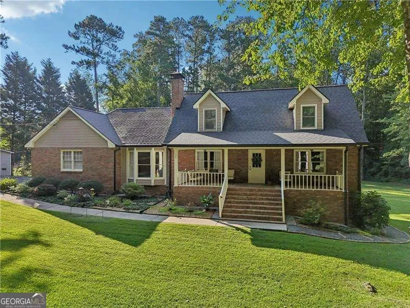 Single Family Residence in Buford