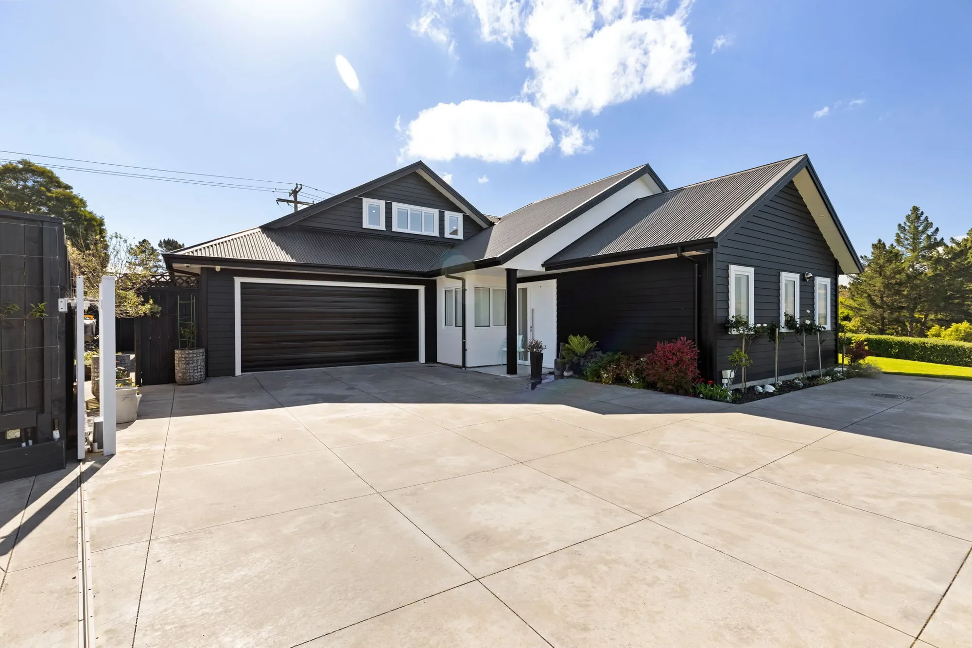 Exterior photo 4