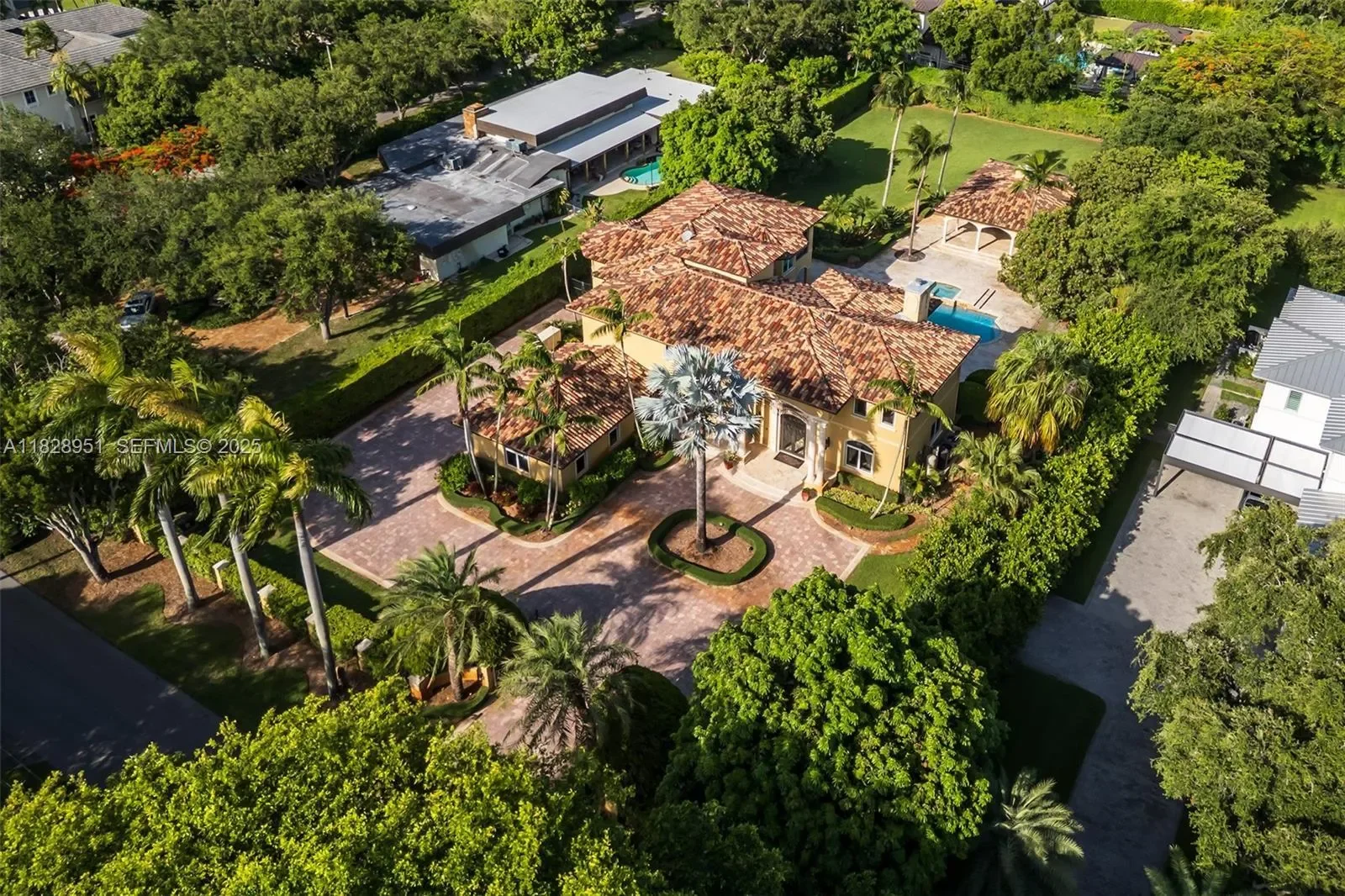 10851 SW 63rd Ave, Coral Gables, Florida, United States. - Photo 6