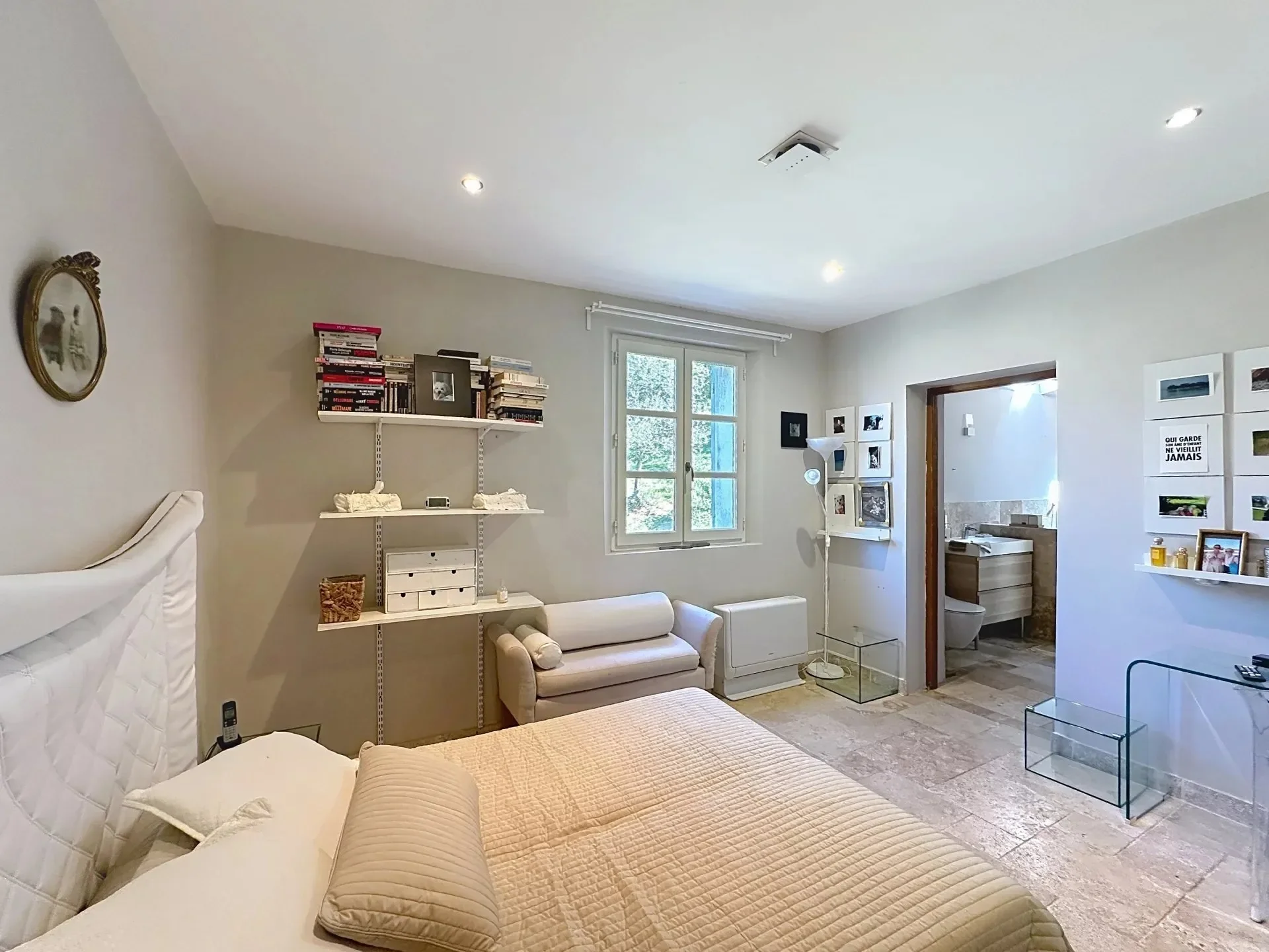 Gallery photo 4
