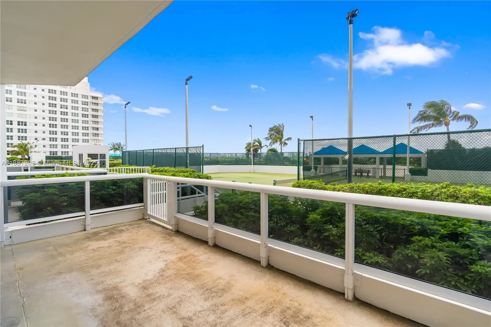 4779 Collins Ave 506, Miami Beach, Florida, United States. - Photo 4