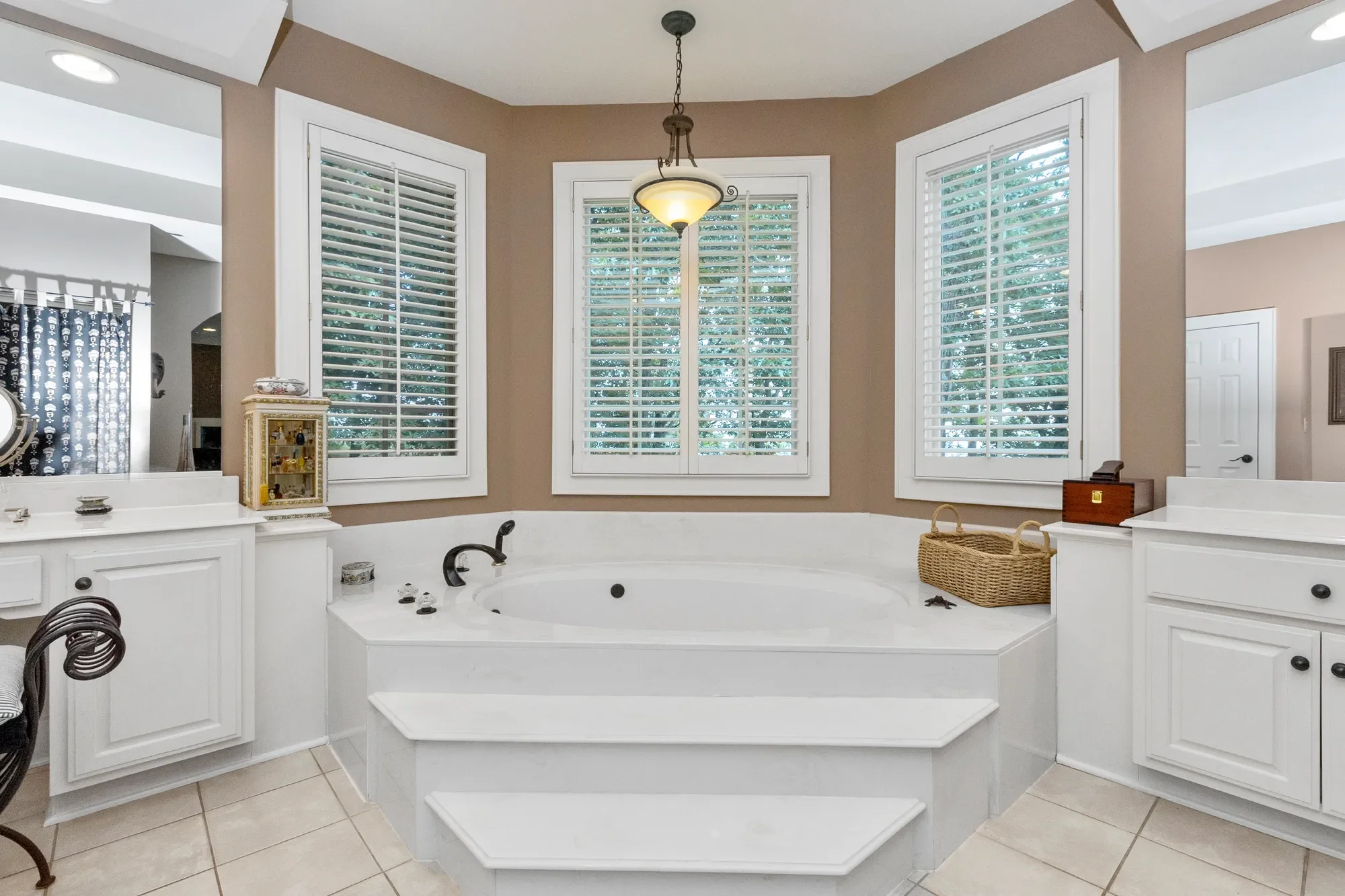 33 Southview Ledge Road , Landrum, SC 29356, Landrum, South Carolina, United States. - Photo 19
