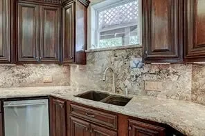 135 1st Street, Dickinson, TX 77539, Dickinson, Texas, United States. - Photo 10
