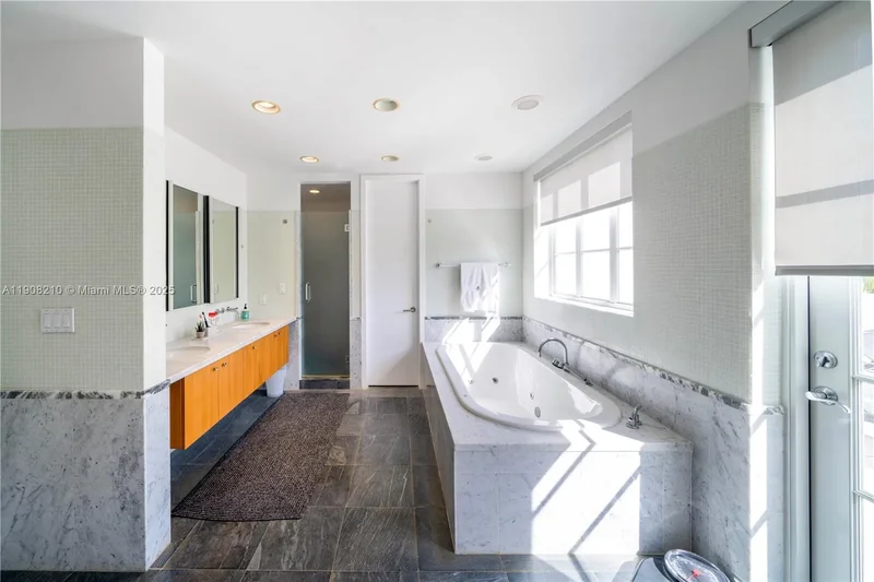 230 Water Way, Miami Beach, Florida, United States. - Photo 16