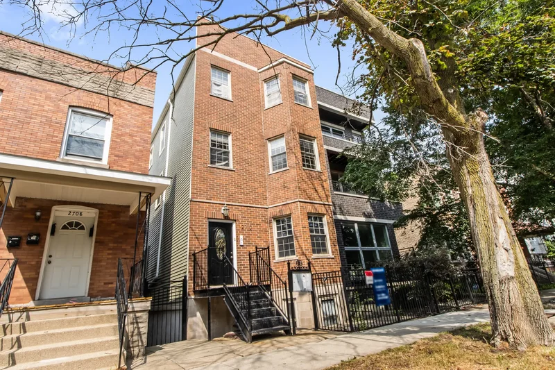 Turnkey 4 Unit In Prime Logan Square.