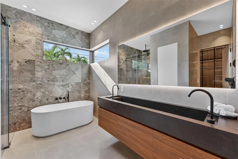 830 Oriole Ave, Miami Springs, Florida, United States. - Photo 15