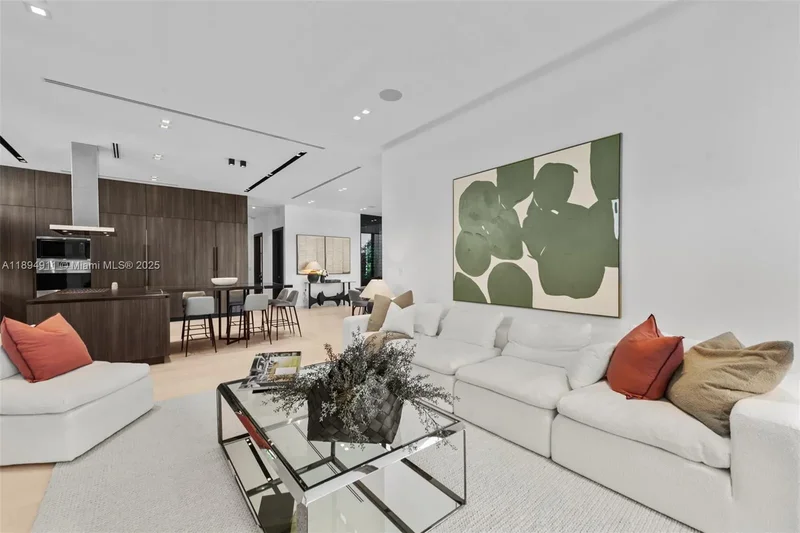 478 Tamarind Dr, Hallandale Beach, Florida, United States. - Photo 90