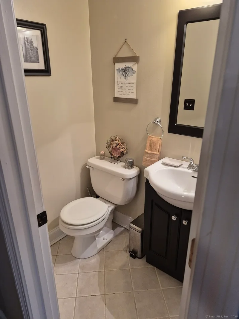 34 Transylvania Road, Woodbury, Connecticut, United States. - Photo 11
