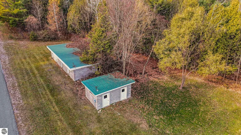 750 N Dumas Road, Suttons Bay, MI, 49682, USA, Suttons Bay, Michigan, United States. - Photo 16