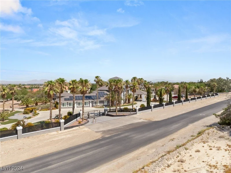 5930 N El Capitan Way, Las Vegas, Nevada, United States. - Photo 77