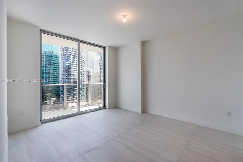 77 SE 5th St #2701, Miami, Florida, United States. - Photo 15