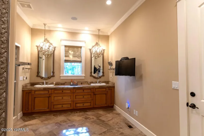 305 Mountain Shadows Pl, Yakima, WA, 98908, USA, Yakima, Washington, United States. - Photo 27