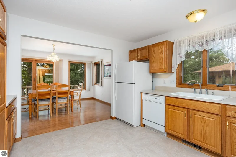 5685 Shirley Ann Drive, Harrison, MI 48625, Harrison, Michigan, United States. - Photo 44