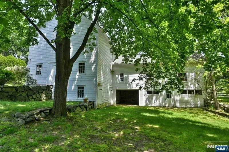 584 W Saddle River Road, Upper Saddle River, NJ, 07458, USA, Saddle River, New Jersey, United States. - Photo 7