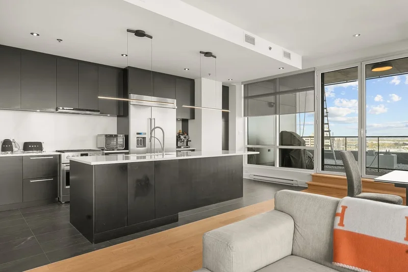 2825 Av. du Cosmodôme, Apt. 1401, Chomedey, QC H7T0N3, Laval, Quebec, Canada. - Photo 2