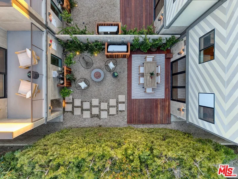 748 Brooks Avenue, Los Angeles, California, United States. - Photo 34