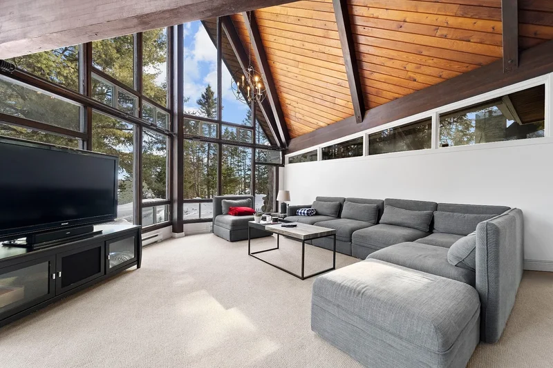 8 Place d'Artois, Estérel, QC J0T1E0, Estérel, Quebec, Canada. - Photo 17