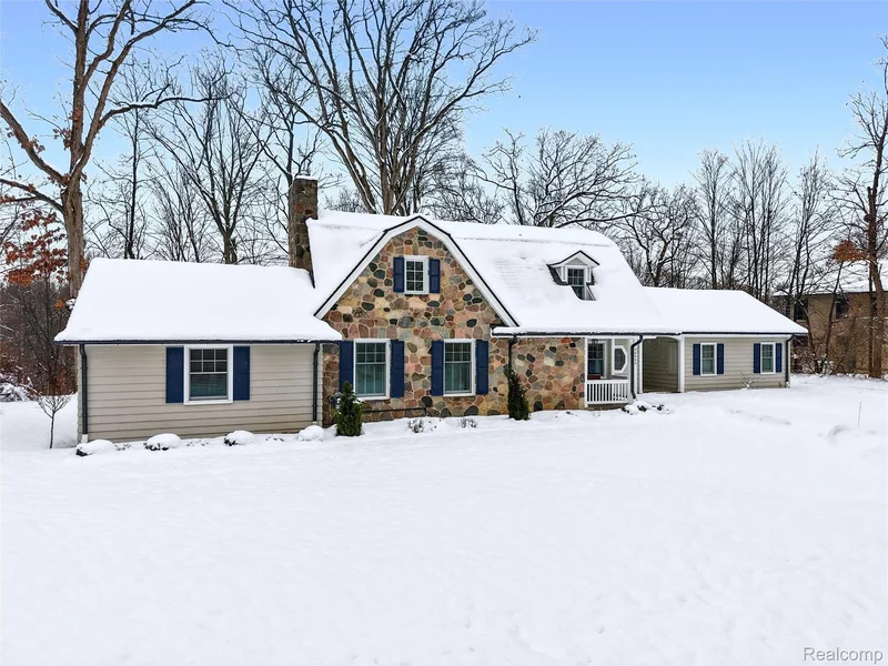 24924 Riverwood Drive, Franklin Village, MI 48025, Beverly Hills, Michigan, United States. - Photo 8