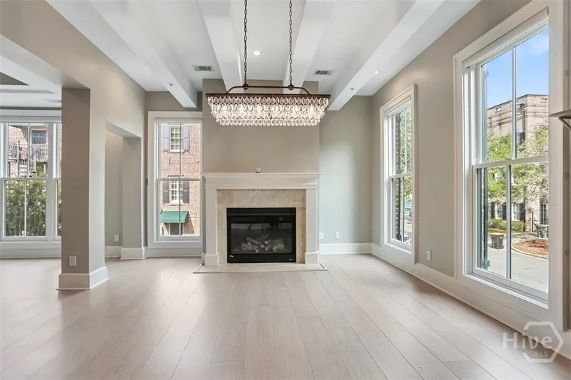 407 E McDonough Street, Savannah, Georgia, United States. - Photo 2