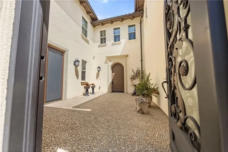 2825 Majestic Street, West Covina, California, United States. - Photo 11