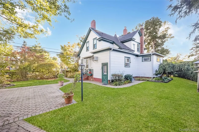 215 Conklin Street, Farmingdale, NY 11735, West Babylon, New York, United States. - Photo 30