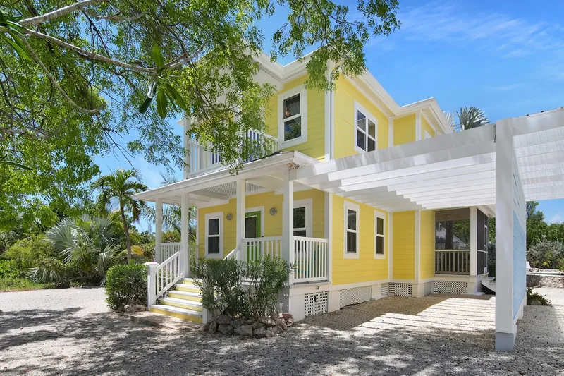 Seacliff Yellow Located In Cottage