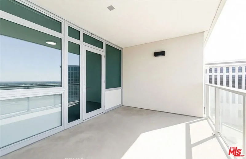 3785 Wilshire Boulevard 1001, Los Angeles, California, United States. - Photo 20