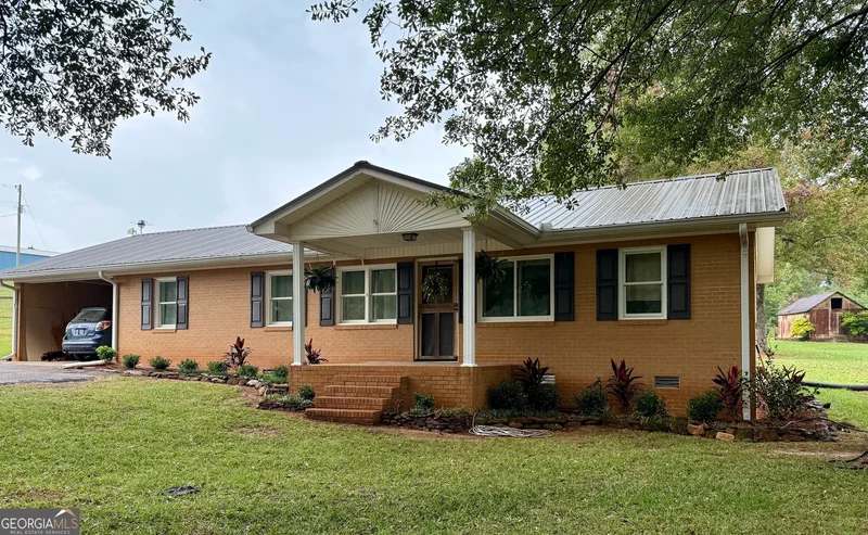 Single Family Residence in Commerce