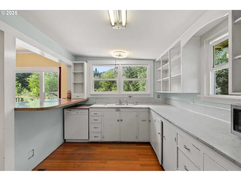 83015 PENINSULA RD, Fall Creek, Oregon, United States. - Photo 19
