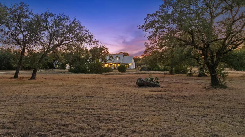 501 East TRL, Spicewood, Texas, United States. - Photo 5