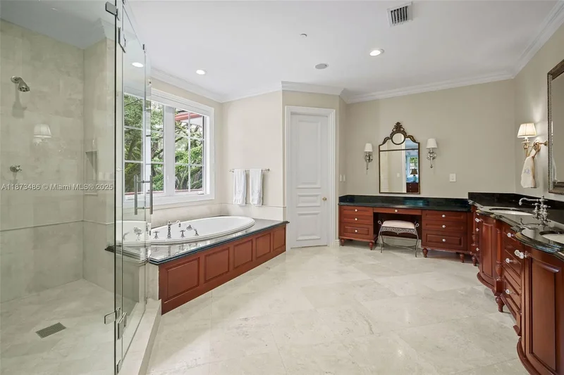 5400 Banyan Trl, Coral Gables, Florida, United States. - Photo 46