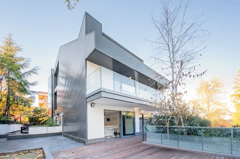 Semi Detached Chalet With Garden And Pool In Nueva España Chamartín.