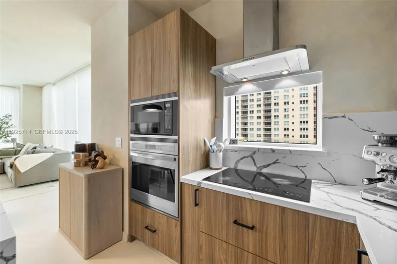2020 N Bayshore Dr 810, Miami, Florida, United States. - Photo 13