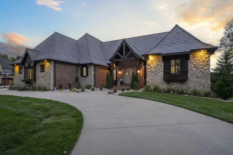 5613 S Dunrobin Drive, Springfield, MO 65809, Springfield, Missouri, United States. - Photo 35