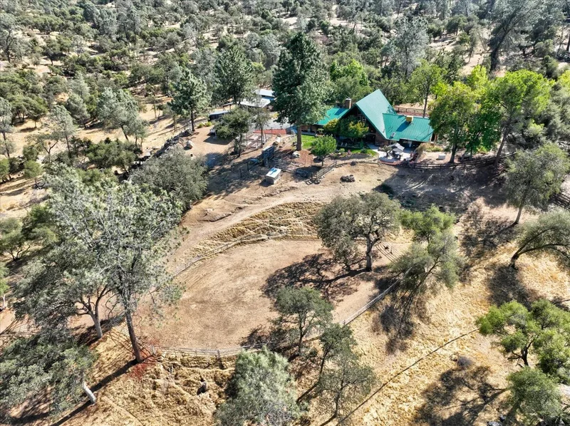 31331 Hogans Mountain Road, Coarsegold, CA 93614, Coarsegold, California, United States. - Photo 39