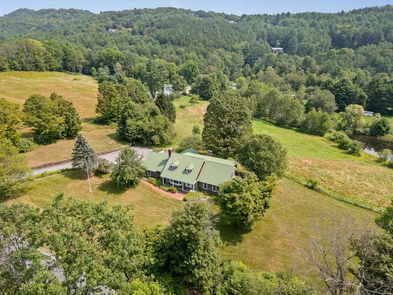 593 Red Barn Road, Hartford, VT 05001, Hartford, Vermont, United States. - Photo 44