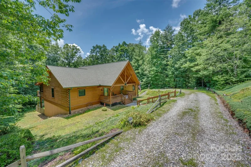 23 Jay Foster Way #22/23, Saluda, NC 28773, Saluda, North Carolina, United States. - Photo 36