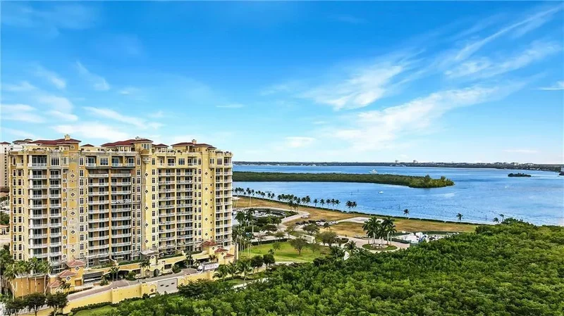 6081 Silver King Boulevard , 1002, Cape Coral, FL 33914, Cape Coral, Florida, United States. - Photo 6