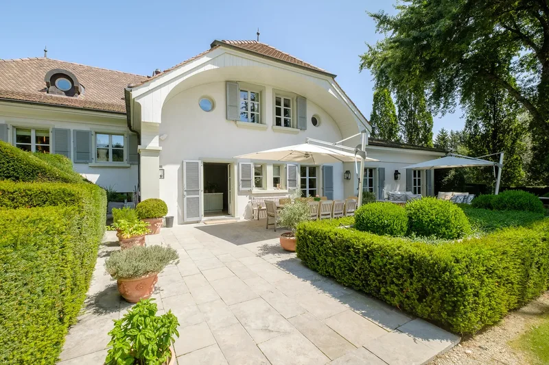 Savigny, Vaud, Switzerland. - Photo 6