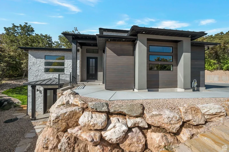 5619 S FOX CHASE E, Ogden, Utah, United States. - Photo 2