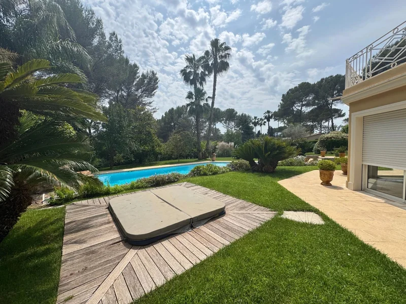 Mougins, Provence-Alpes-Côte d'Azur, France. - Photo 8