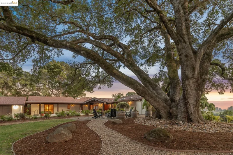1531 Foster Rd, Napa, California, United States. - Photo 19